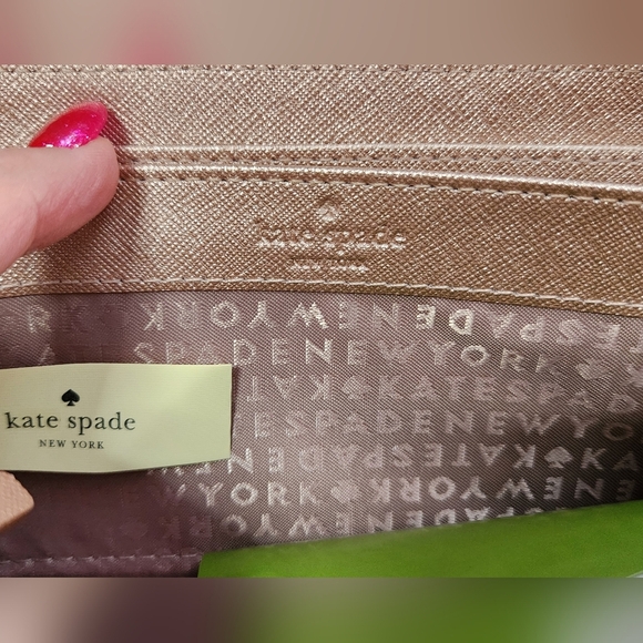Kate Spade Women's Rose Gold Zip Around Wristlet Wallet Nwot - Picture 3 of 6
